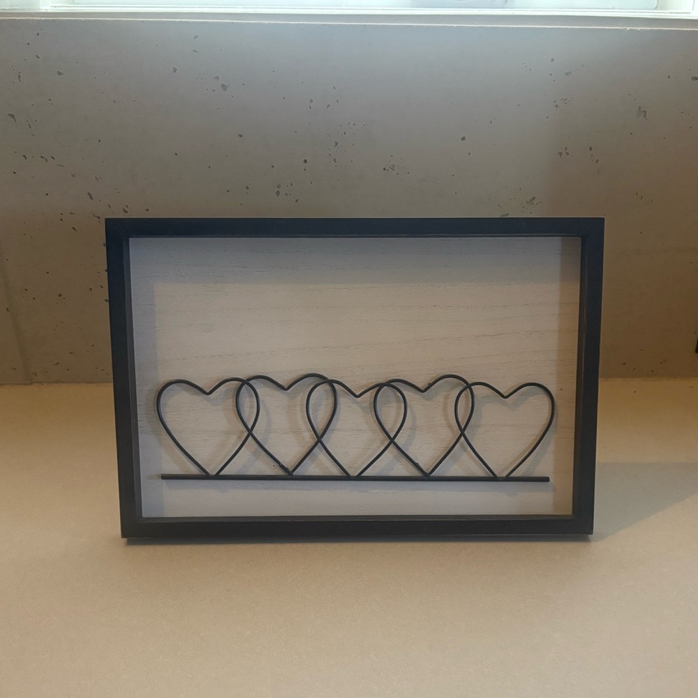 Black Heart Wall Photo Holder